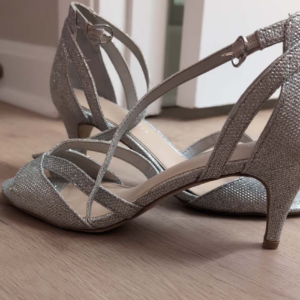 Silver Heels with Strappy Design and Thin Medium Height